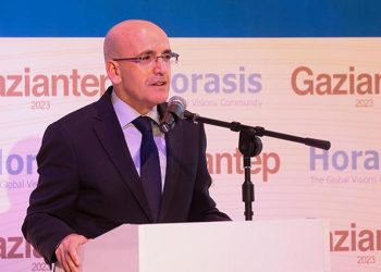 Hazine ve Maliye Bakanı Mehmet Şimşek Türkiye’de yatırım fırsatlarını anlattı… ‘Enflasyonla uğraş en değerli önceliktir’